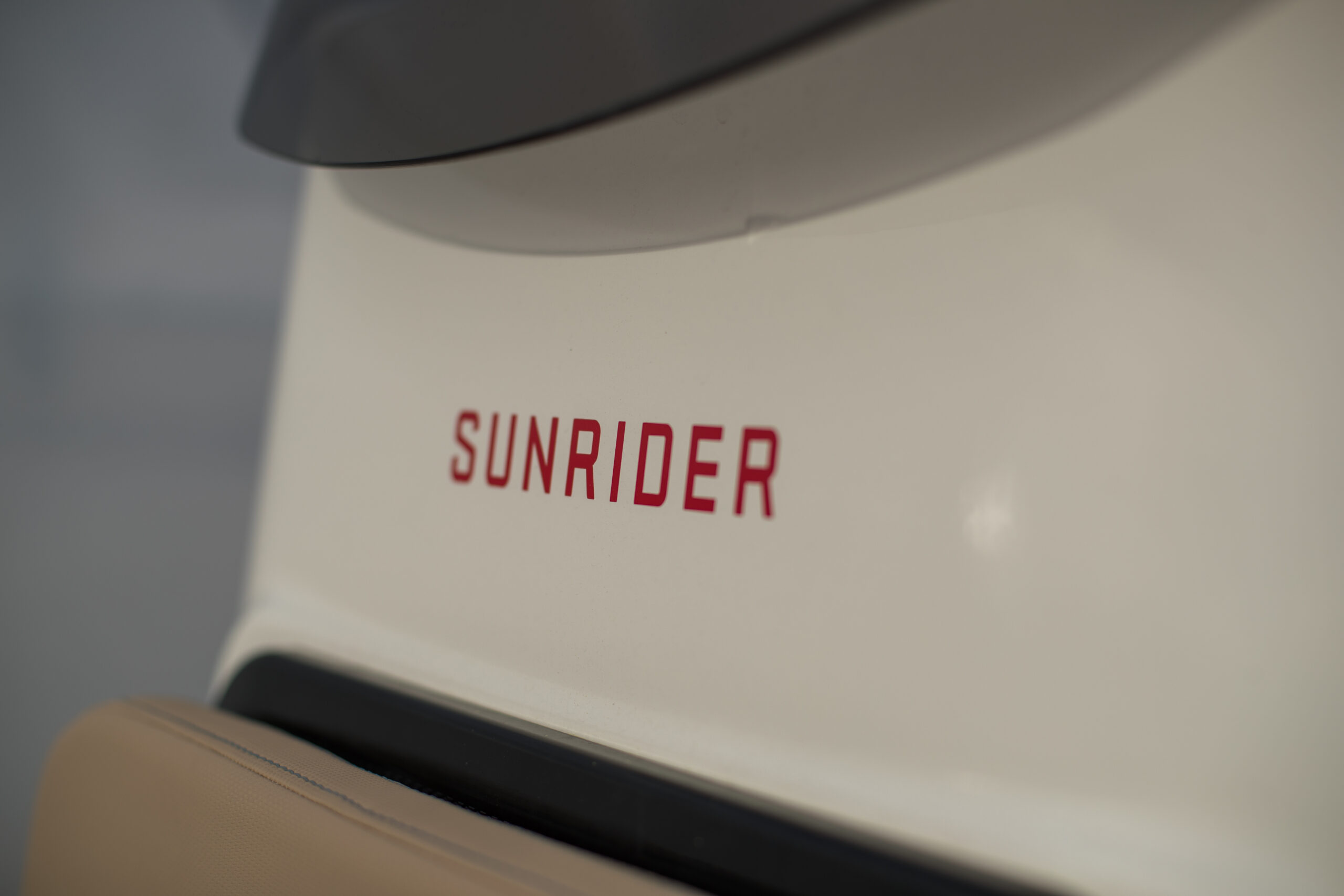 Bombard-Sunrider-650-Hyeres-2019 - console
