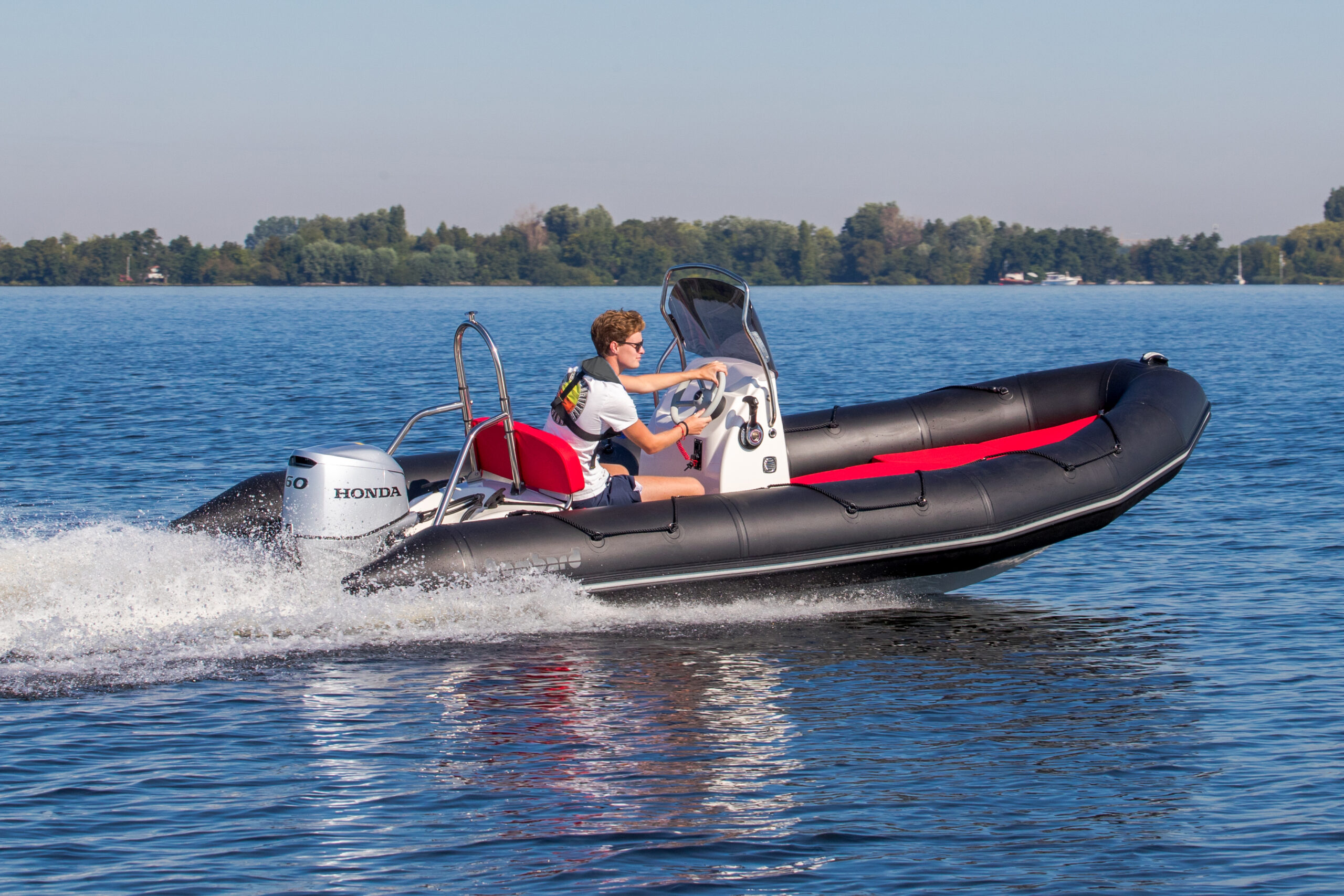 bombard-sunrider-550-rib-honda-60pk-rubberboot-aalsmeer (15)